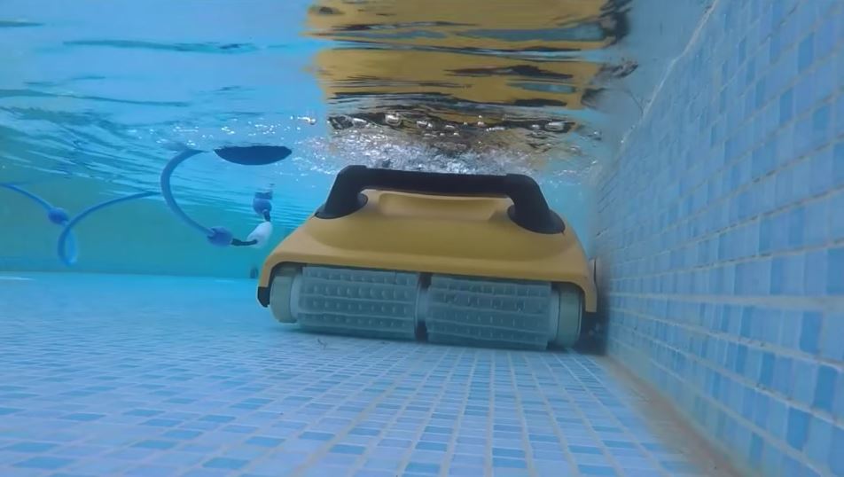 Robot de piscine Dolphin W20 nettoyeur de sol avec chariot