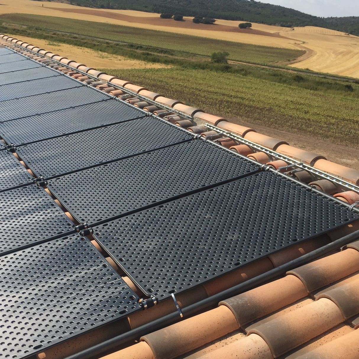 Absorbeur solaire OKU avec 4 pièces de connexion article 1001 